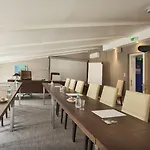 勒纳普图酒店及水疗中心 3*