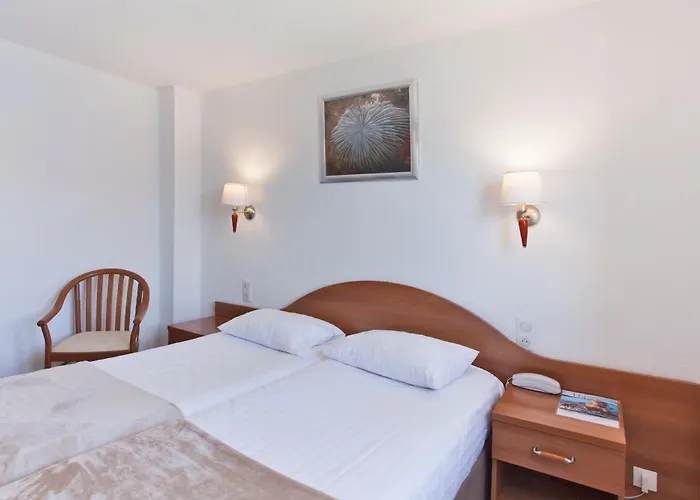 Le Neptune & Hotell