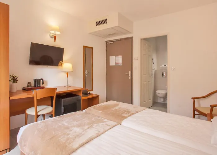 Le Neptune & Hotell 3*