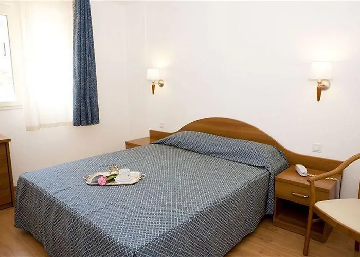 Le Neptune & Hotell 3*