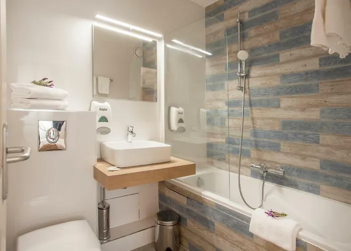 Le Neptune & Hotel Propriano (Corsica)