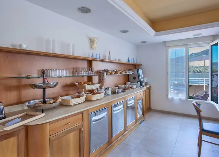 Le Neptune & 3* Propriano (Corsica)